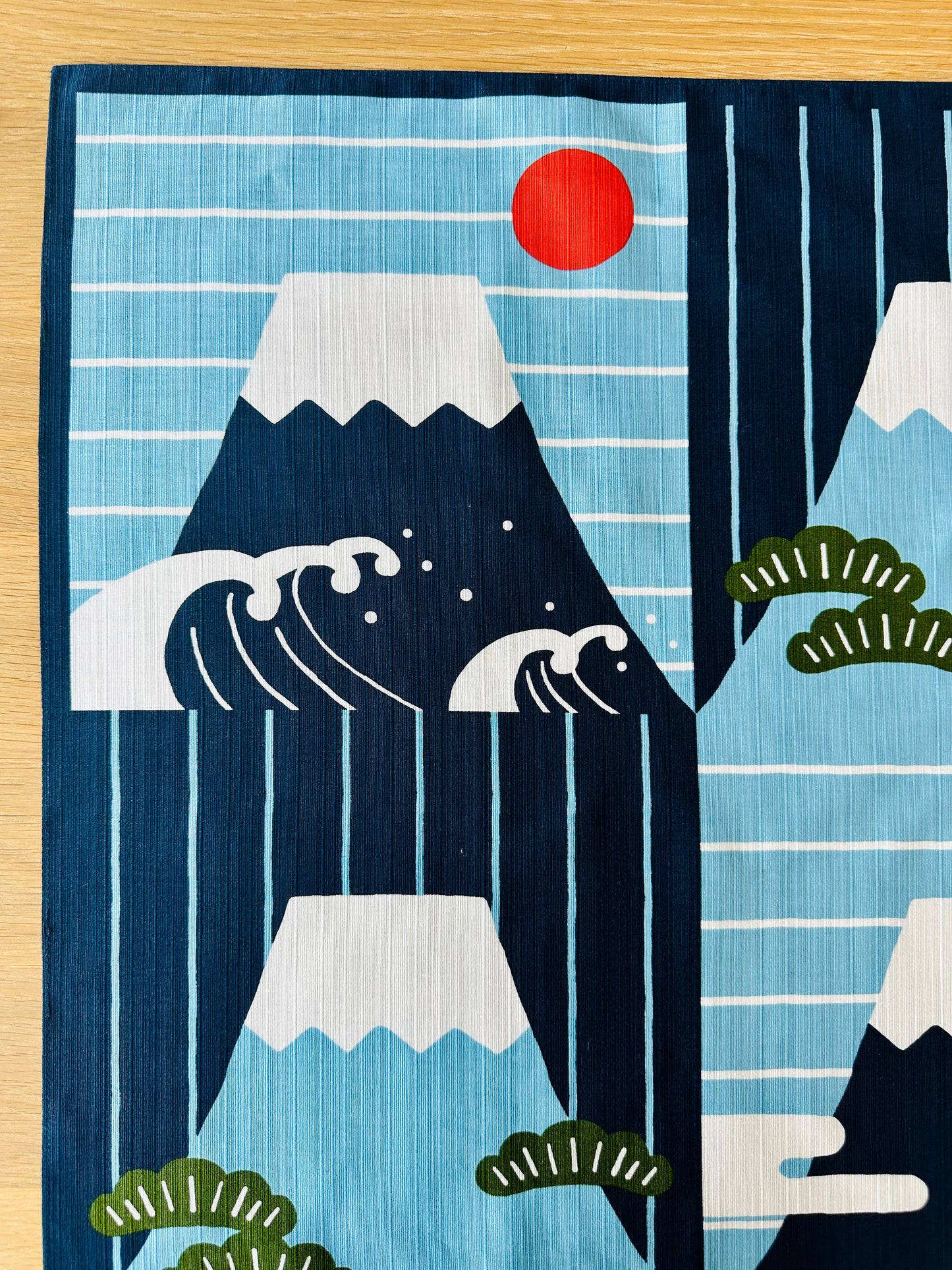 Eco‑Friendly Furoshiki Gift Wrap – Reusable 50 cm Cloth – Mt Fuji & Stripes Design