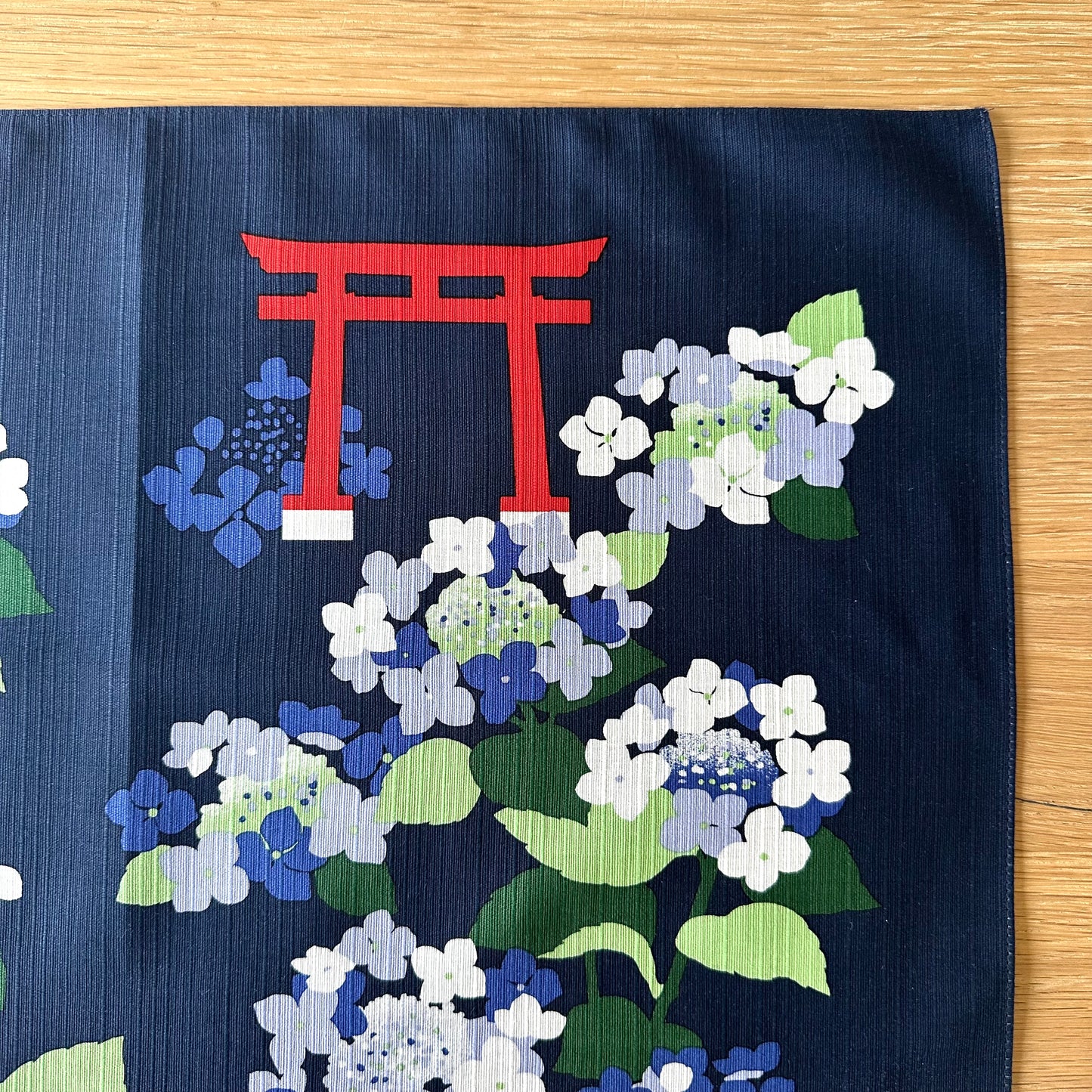 Eco‑Friendly Furoshiki Gift Wrap – Reusable 50 cm Cloth – Hydrangea, Shrine Gate & Wagasa Design