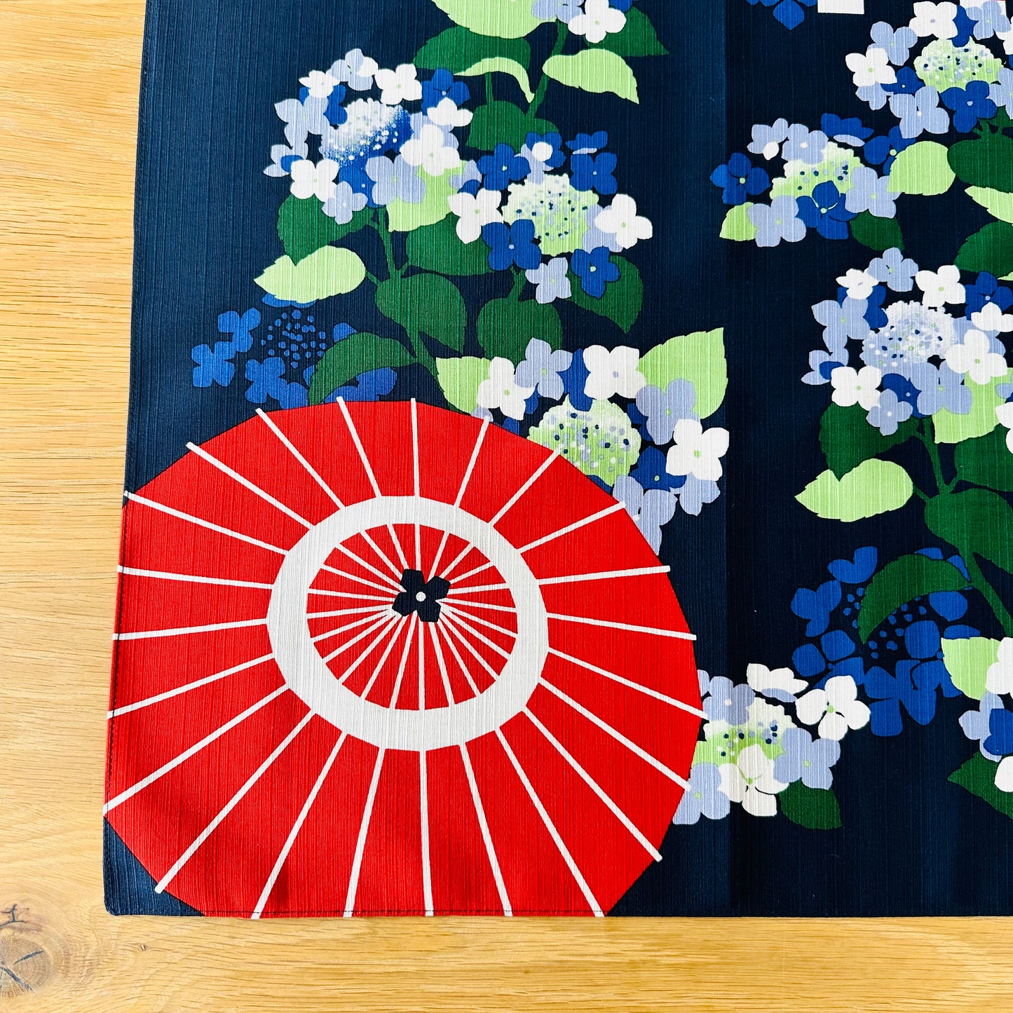 Eco‑Friendly Furoshiki Gift Wrap – Reusable 50 cm Cloth – Hydrangea, Shrine Gate & Wagasa Design