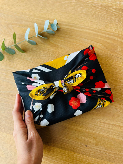 Eco-Friendly Furoshiki Gift Wrap - Reusable 50cm Cloth – Crane & Cherry Flowers Design