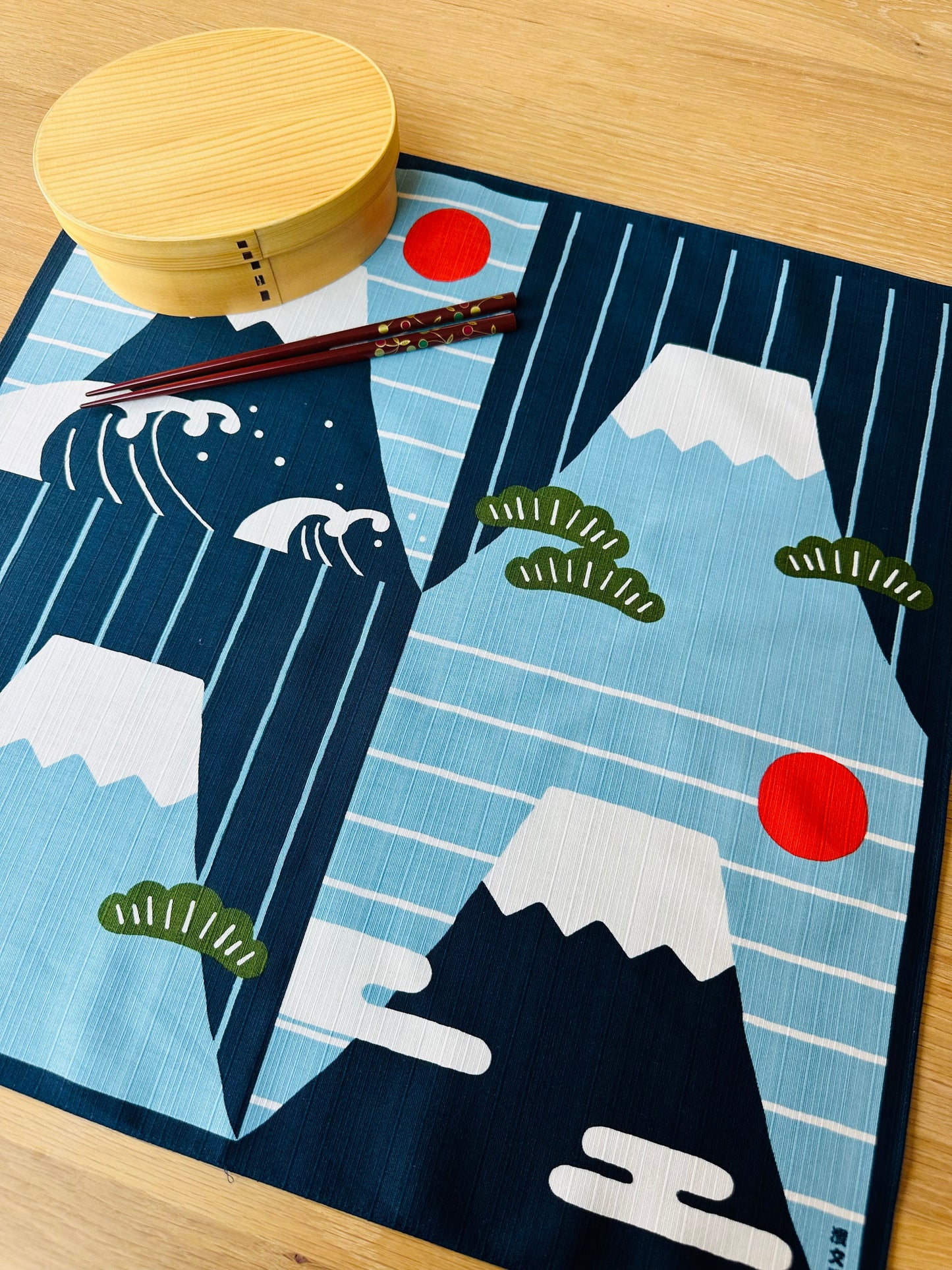 Eco‑Friendly Furoshiki Gift Wrap – Reusable 50 cm Cloth – Mt Fuji & Stripes Design