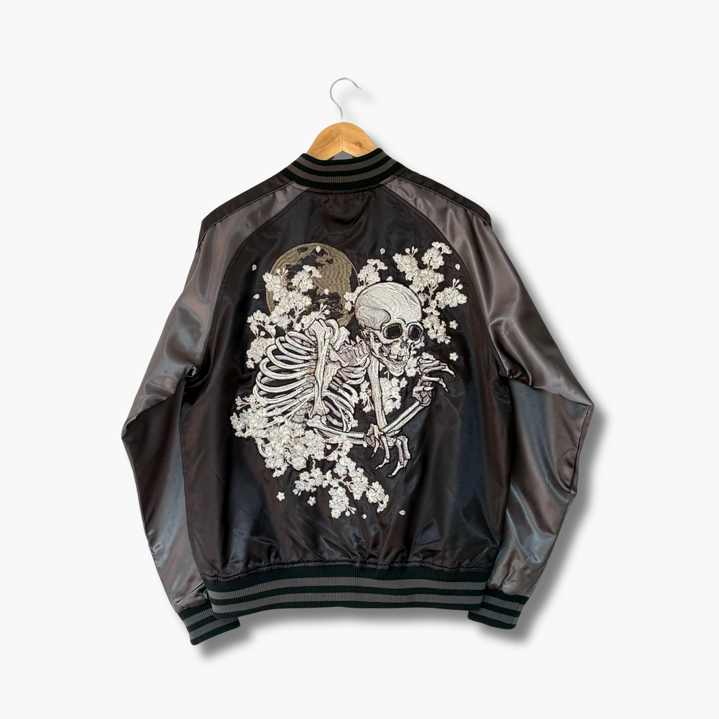 Skull Skajan Jacket – Ukiyo‑e Style Embroidered Japanese Bomber – Black/Dark Grey by HanaBee